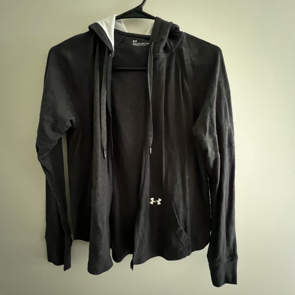 Small underarmour zip up
